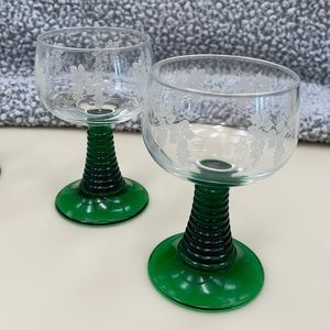 2 Luminarc FRANCE Roemer Glasses Green Beehive with Etched Grape and Leaves